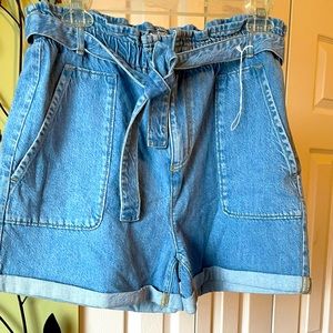 Ann Taylor Paper Bag Shorts Size S